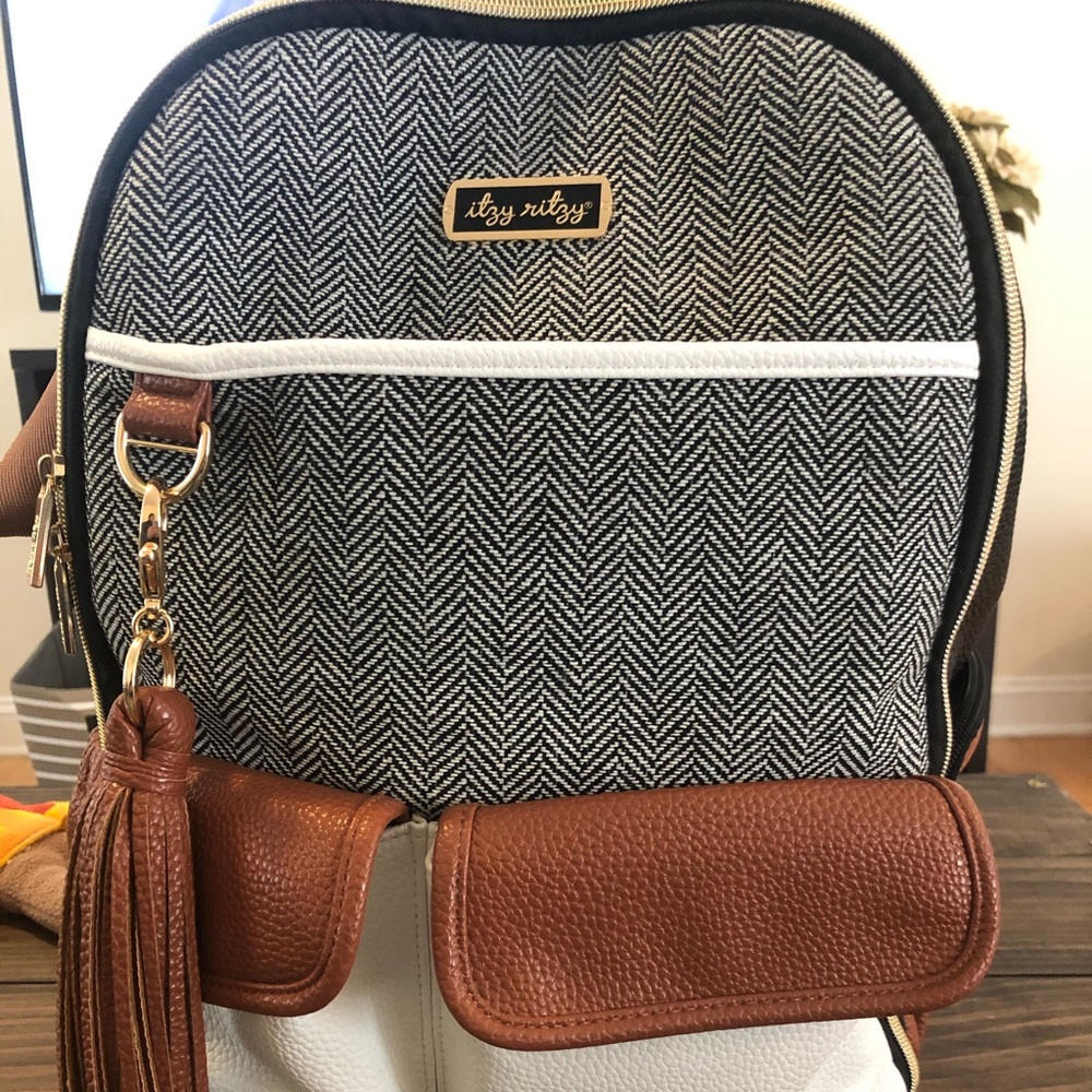 Itzy Ritzy Boss Bag Coffee and Cream EUC